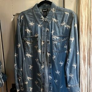 NWOT Wrangler Retro denim pearl snap ladies medium shirt